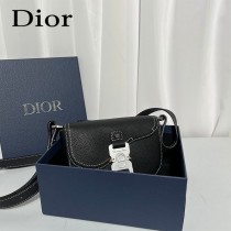 DIOR 迪奧馬鞍邮差包 附有肩帶