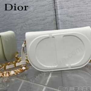 DIOR 迪奧最新款豬鼻子Signature繫列郵差包