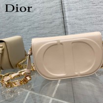 DIOR 迪奧最新款豬鼻子Signature繫列郵差包