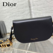 DIOR 迪奧最新款豬鼻子Signature繫列郵差包