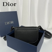 DIOR 迪奧馬鞍邮差包 附有肩帶