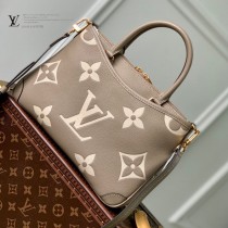 M46585 Trianon 小號手袋 取材 Monogram Empreinte 粒面皮革