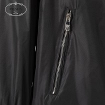 PRADA秋冬新款連帽夾克