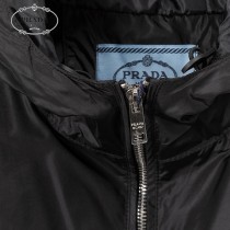 PRADA秋冬新款連帽夾克