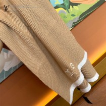 LV Headline针织 围巾 Monogram 花卉刺绣点缀角落