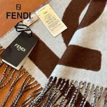 Fendi 23年最新款拼色圍巾