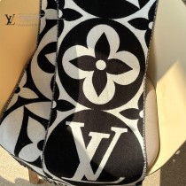 LV 秋冬新款大驢家Medallion 圍巾