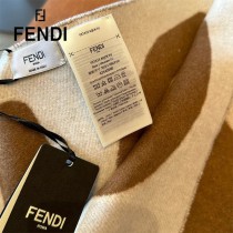 Fendi 23年最新款拼色圍巾