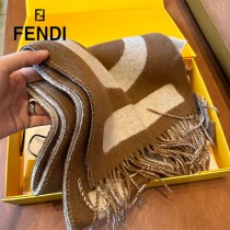 Fendi 23年最新款拼色圍巾