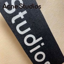 Acne Studios Canada繫列羊毛圍巾