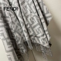 Fendi限量款連帽鬥篷披肩純羊絨