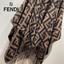 Fendi限量款連帽鬥篷披肩純羊絨