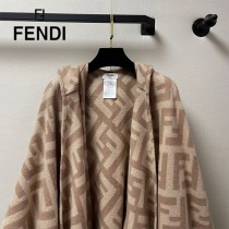 Fendi限量款連帽鬥篷披肩純羊絨