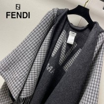 FENDI 最新款外套式鬥篷兩面穿帶帽子