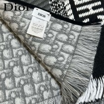 Dior最新Oblique 印花雙面圍巾