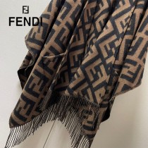 Fendi限量款連帽鬥篷披肩純羊絨