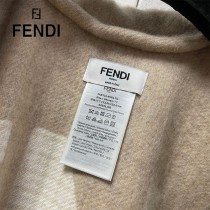 FENDI 最新款外套式鬥篷兩面穿帶帽子