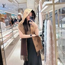 LV 新款Tigergram 連帽圍巾