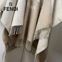 FENDI 最新款外套式鬥篷兩面穿帶帽子