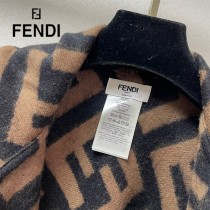 Fendi限量款連帽鬥篷披肩純羊絨
