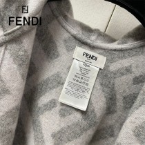 Fendi限量款連帽鬥篷披肩純羊絨