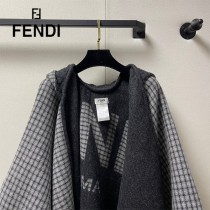 FENDI 最新款外套式鬥篷兩面穿帶帽子