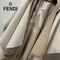FENDI 最新款外套式鬥篷兩面穿帶帽子