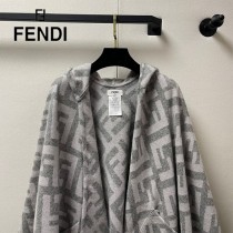 Fendi限量款連帽鬥篷披肩純羊絨