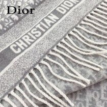 Dior新款羊絨圍巾