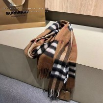 BUR 棕色經典格紋山羊絨圍巾