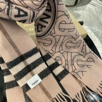 巴寶莉官網最新款圍巾