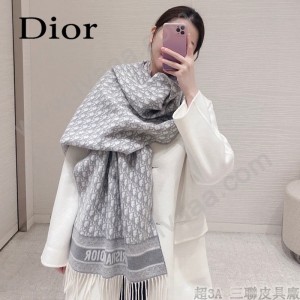 Dior新款羊絨圍巾