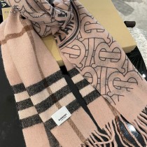 巴寶莉官網最新款圍巾