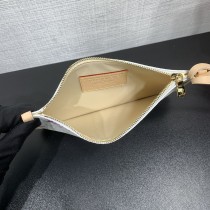 M13661        本款 CarryAll 小號手袋