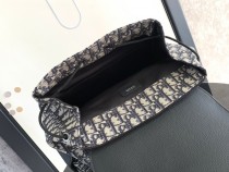 高版本DIOR 馬鞍雙肩背包  型號1VOBA088YKY_H26E_TU