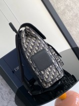 高版本DIOR 馬鞍雙肩背包  型號1VOBA088YKY_H26E_TU