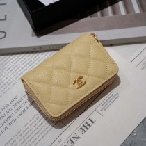Chanel 进口羊皮和球纹牛皮卡包钱包
