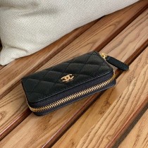 Chanel 进口羊皮和球纹牛皮卡包钱包
