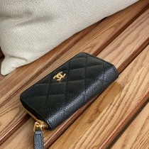 Chanel 进口羊皮和球纹牛皮卡包钱包