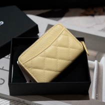 Chanel 进口羊皮和球纹牛皮卡包钱包