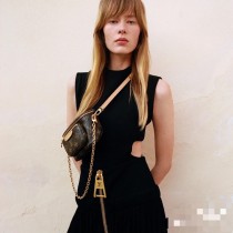 M82335 Mini Bumbag 手袋