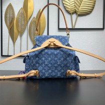M27330 Denim Rendez-Vous 系列呈獻經典 Montsouris Cargo 雙肩包