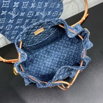 M27330 Denim Rendez-Vous 系列呈獻經典 Montsouris Cargo 雙肩包
