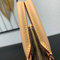M26532 Neo Lockit PM靈感來自1958年柯德莉夏萍曾攜帶的旅行手挽袋