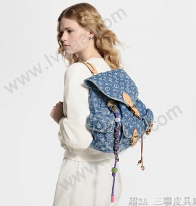 M27330 Denim Rendez-Vous 系列呈獻經典 Montsouris Cargo 雙肩包