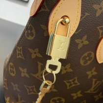 M26532 Neo Lockit PM靈感來自1958年柯德莉夏萍曾攜帶的旅行手挽袋