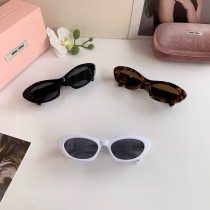MIUMIU繆繆 新款貓眼框太陽鏡